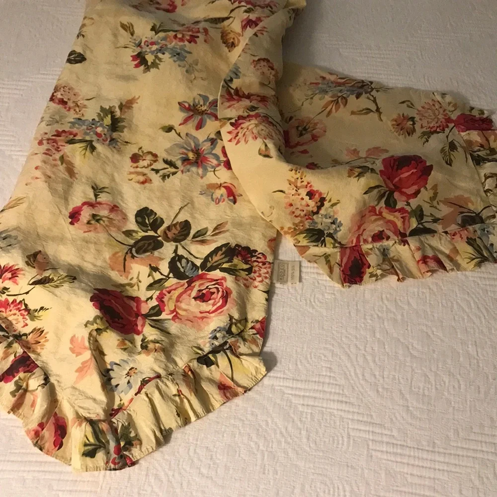 Rodeo Home Silk Floral Table Runner Ruffle Red Pink Roses Golden Yellow Cottage